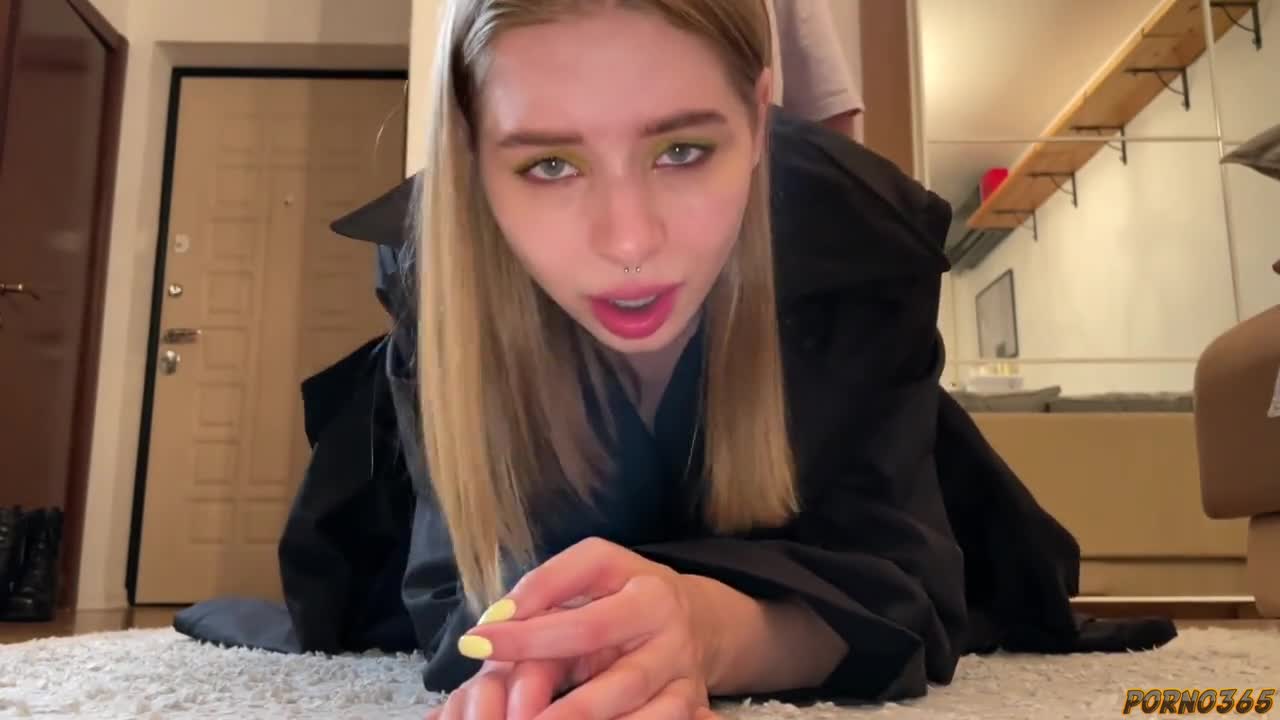 Here I am a scoundrel, I again tore off my neighbor who had a fight with her husband